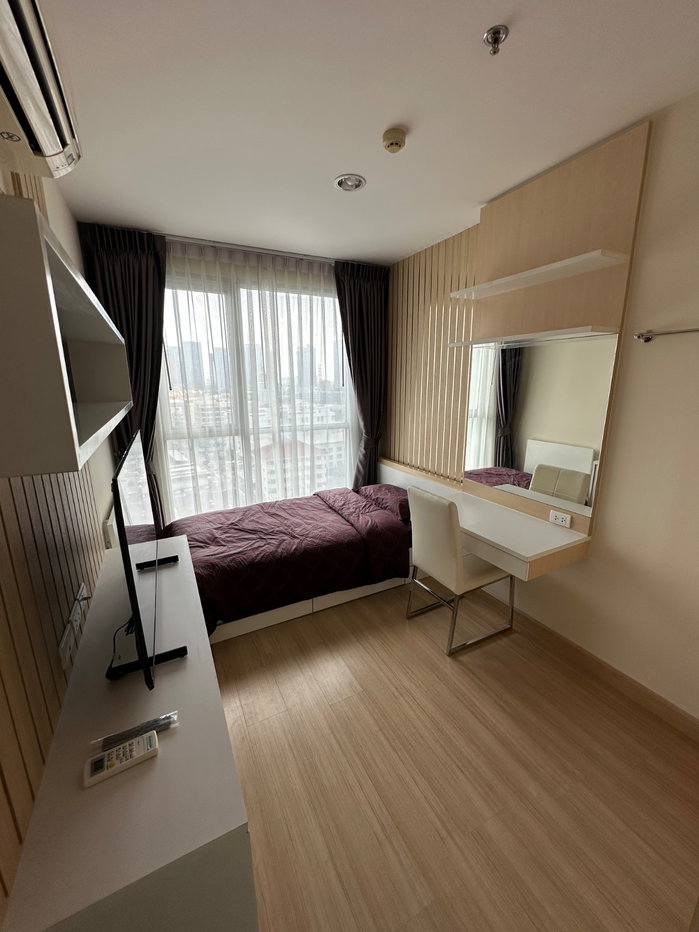 picture Newly renovated corner room with 2 bedroom walkable to mrt station - 9/16