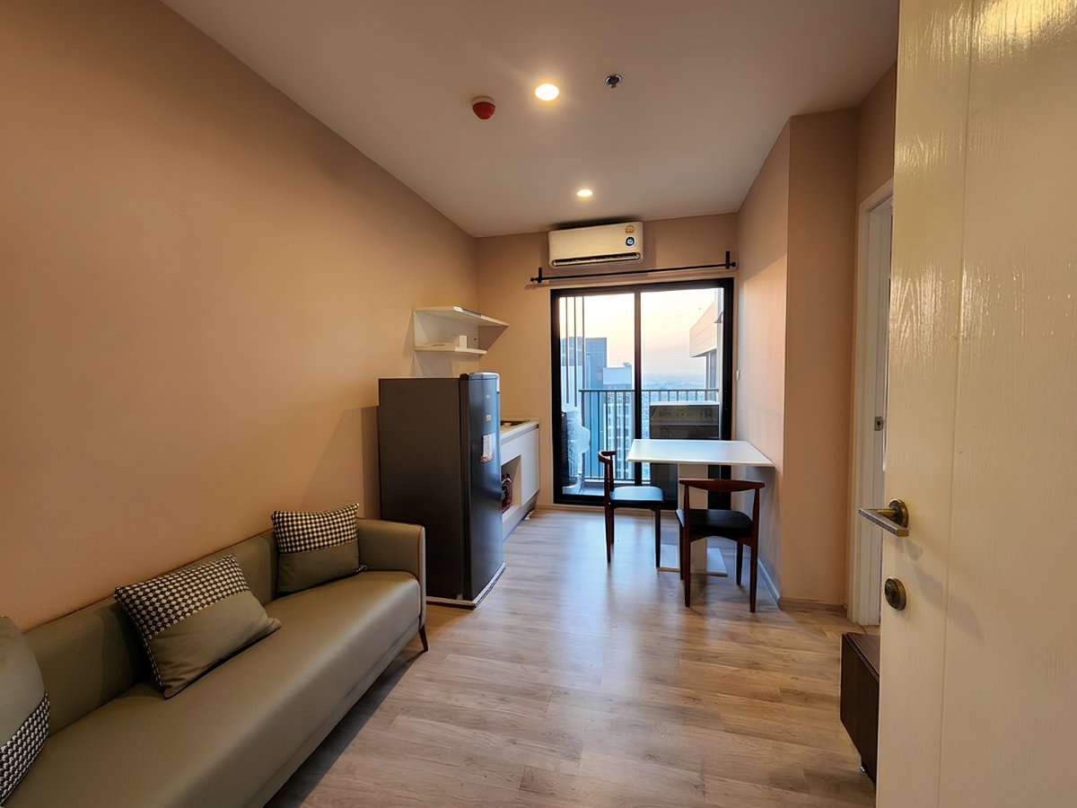 รูป **ห้องว่างครับ ทิศเหนือ รีโนเวทใหม่ มีเครื่องซักผ้า**ให้เช่า: พลัมคอนโด เซ็นทรัล สเตชั่น** มาดูนะเดี๋ยวไปก่อน!! ชั้นสูงวิวสวย SN490.88 - รูปที่ 5/90