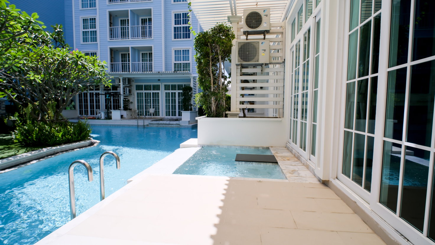 picture Grand Florida Beachfront Resort Pattaya Pool Access for Rent - 13/16