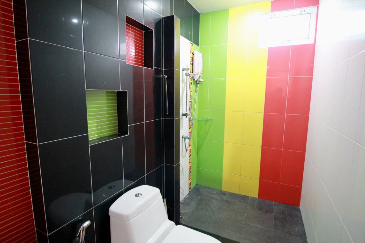 รูป ขายบ้านเดี่ยว 2 ชั้น หลังมุม 112 ตร.วา 5 ห้องนอน ใกล้ รพ.กรุงเทพระยอง หมู่บ้านบ้านสวนสุขสิริ เนินพระ ระยอง  - รูปที่ 38/39