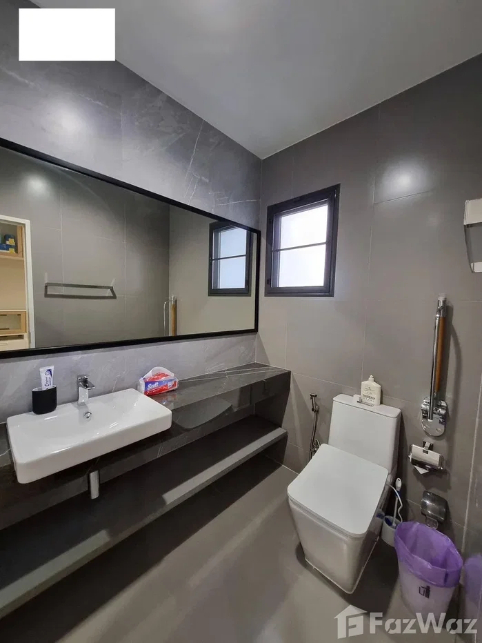 picture Bangkok Boulevard Vibhavadi 6597853 - 11/24
