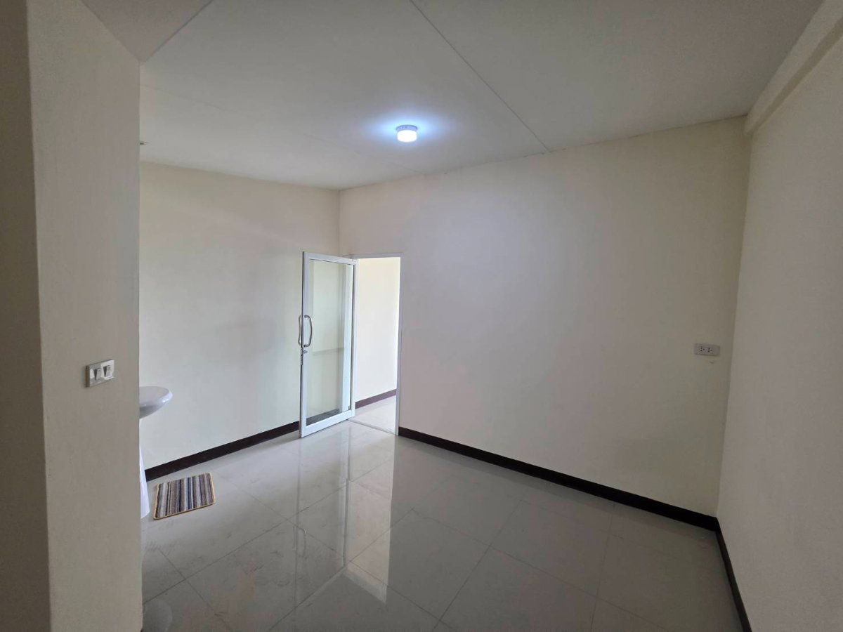 picture For Rent Commercial Building Only 700m. from BTS Bearing - 8/11