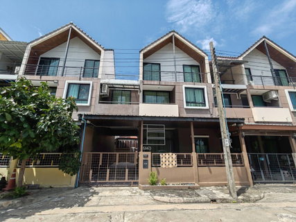 Townhome for Sale at Luk Golf Premium Muang Thong Thani | 3 Storeys | Ready Home Office | Parking for 4 Cars Property Overview | #TPI-3287