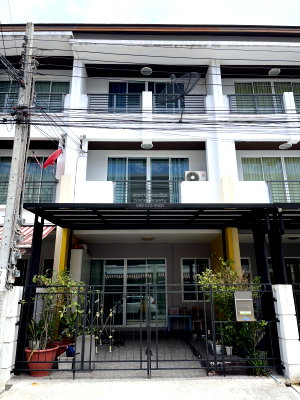 Townhouses for sale : For Sale Townhouse/Townhome  , BAAN KLANG MUANG SATHORN - TAKSIN 2 , Bang Kho , Chom Thong , Bangkok , CX-165538 ✅ Live chat with us ADD LINE @connexproperty ✅