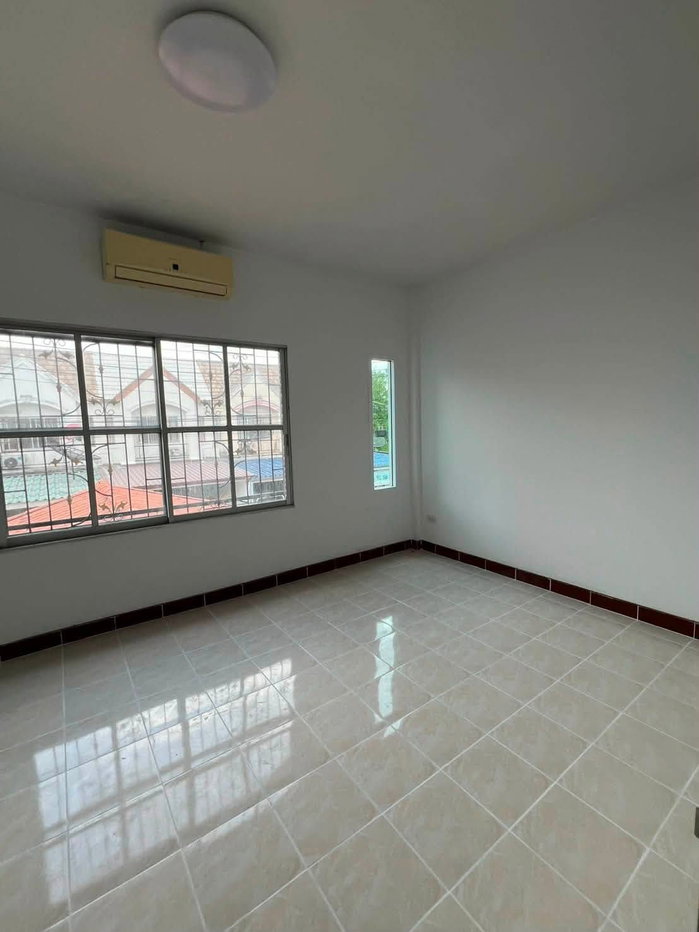 รูป ให้เช่าทาวน์โฮม ม.ประภัสสร หลังโรบินสัน บ่อวิน ศรีราชา - รูปที่ 2/12