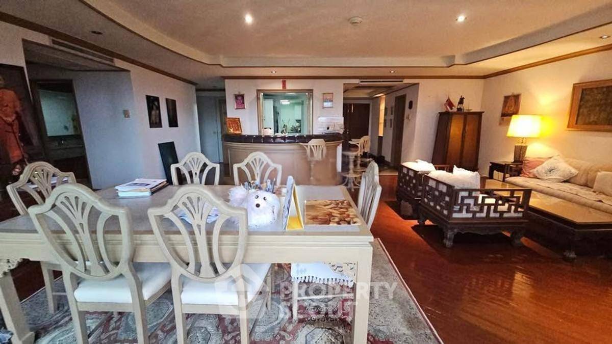 picture 3-BR 211 Sqm Condo For Sale, Somkid Gardens Near BTS Chit Lom (ID 2542059) - 1/10