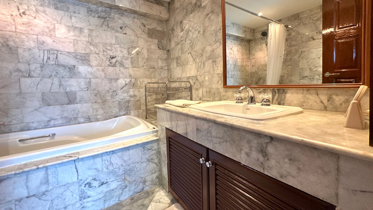 picture Penthouse Lad Prao Soi 8 - Exceptional Price - 11/13