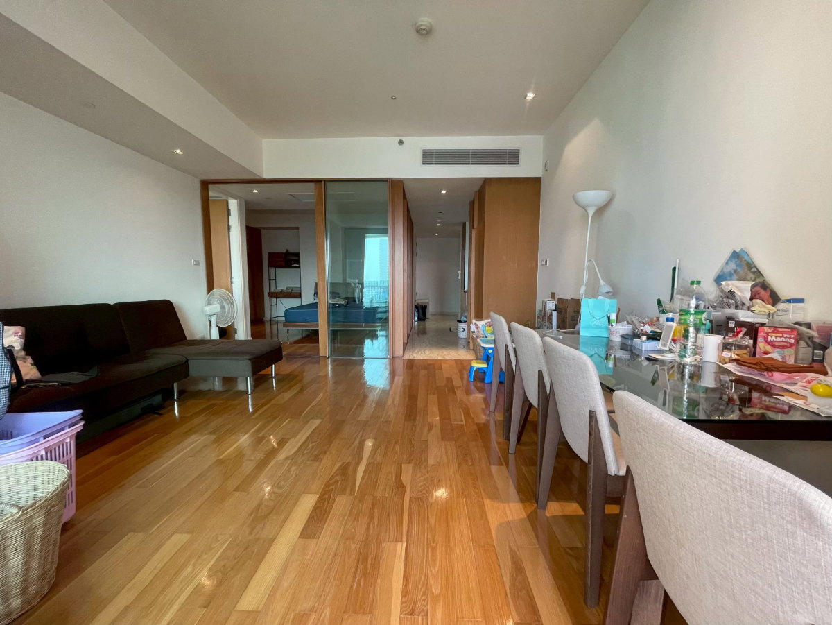 picture Luxury Riverfront condominium 1 bedroom - 6/12