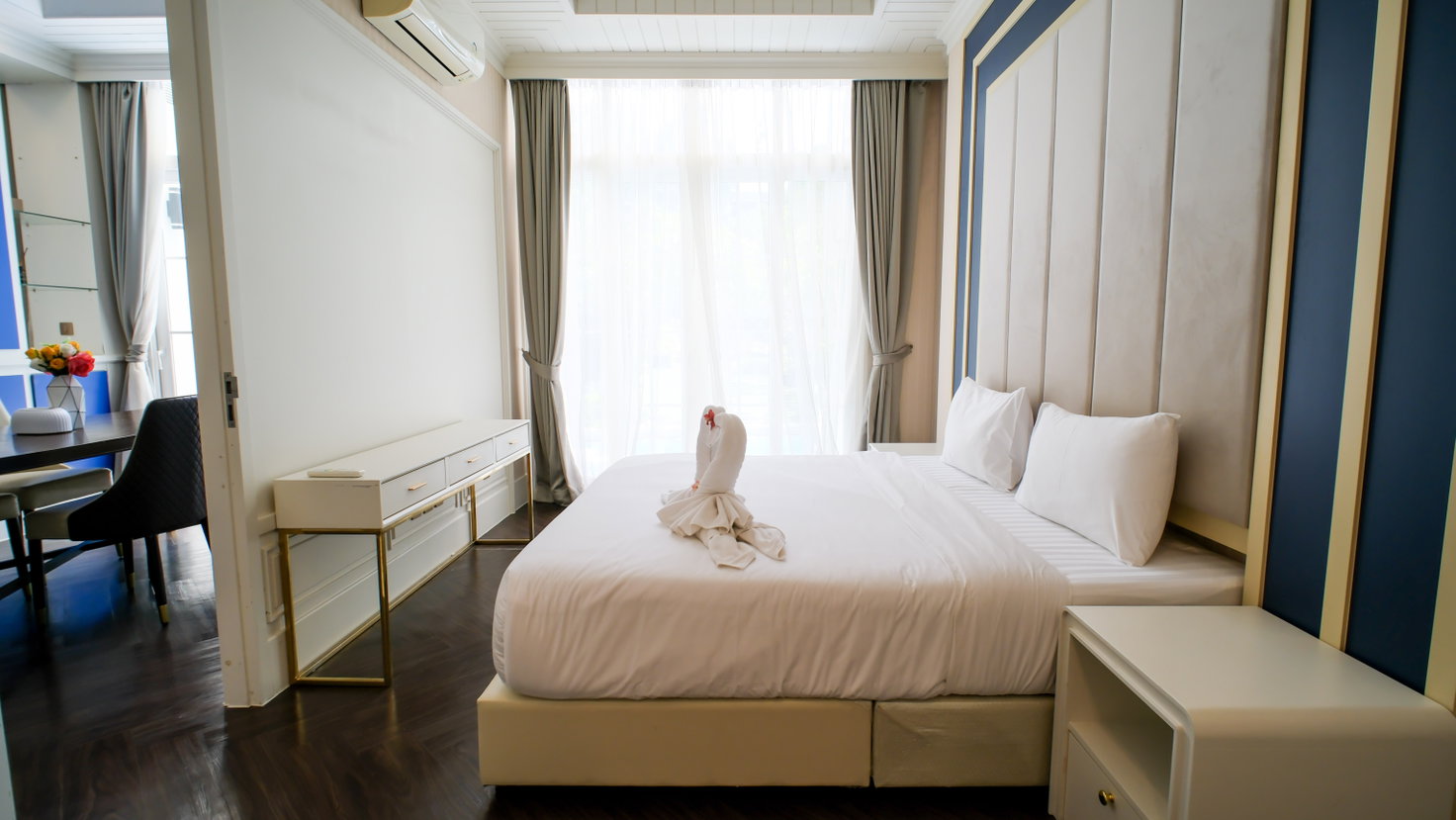 picture Grand Florida Beachfront Resort Pattaya Pool Access for Rent - 10/16