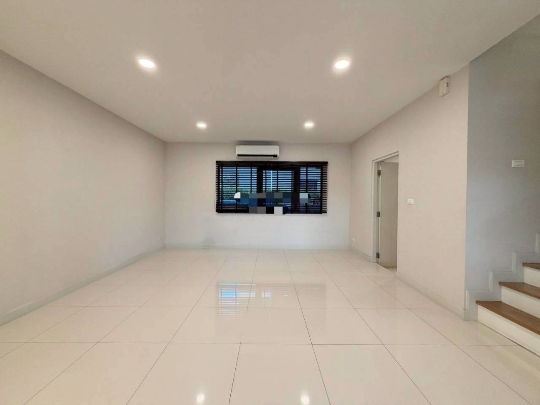 รูป ขายบ้านเดี่ยวหมู่บ้านเซนโทร  รามอินทรา จตุโชติ2  80.8 ตรว พื้นที่ใช้สอย 289 ตรม 4 ห้องนอน 5 ห้องน้ำ  บ้านสวยและราคาคุยกันได้ - รูปที่ 8/33