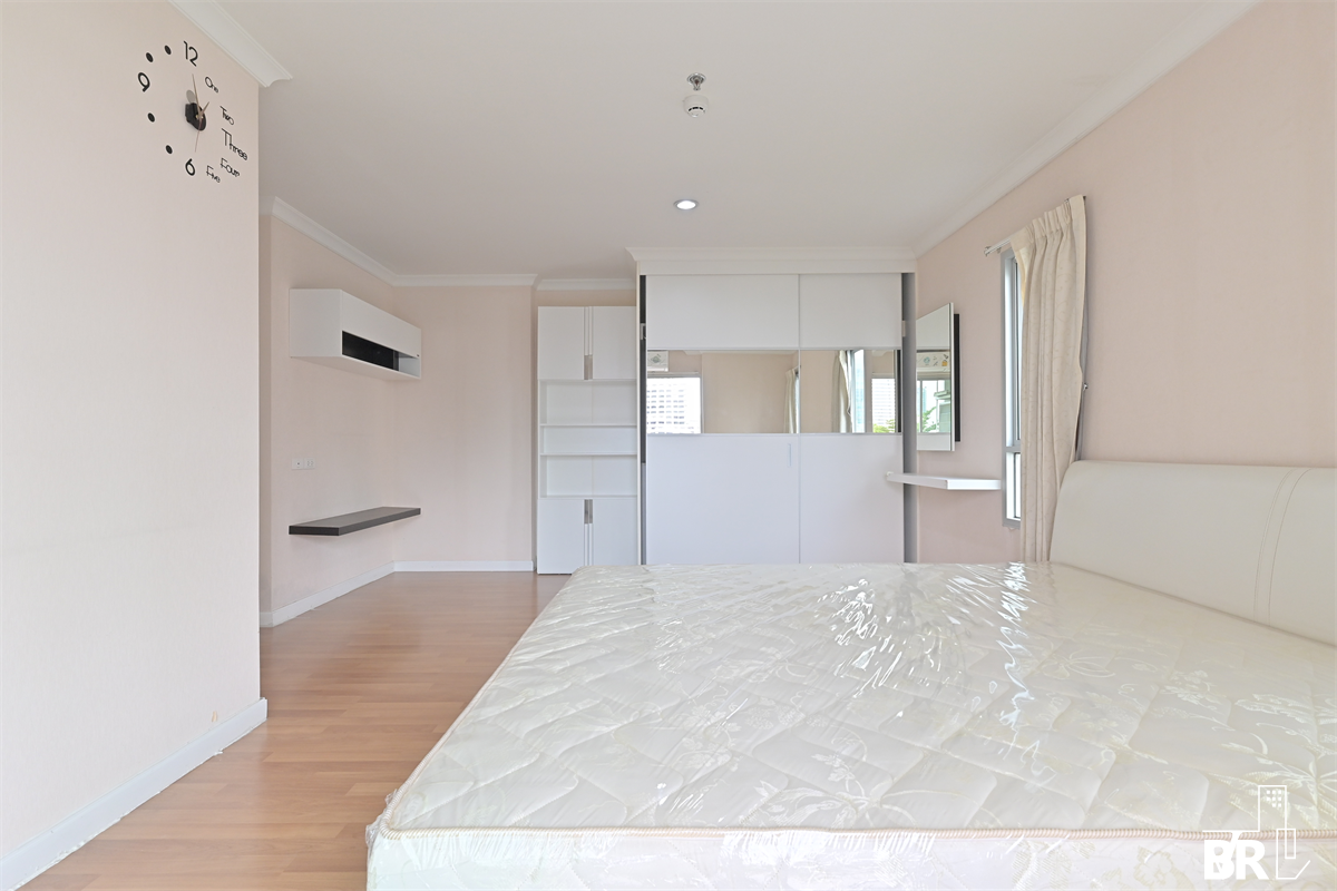 picture Special Unit, Stunning Views Lumpini Place Rama IX - Ratchada - 1/10