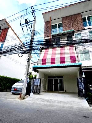 เช่าทาวน์โฮม นนทบุรี : ✨ ให้เช่า ทาวน์โฮม 3 ชั้น 🐲4ห้องนอน 3ห้องน้ำ หลัง Central แจ้งวัฒนะ 💚ทัก LINE: @682rrwqo
