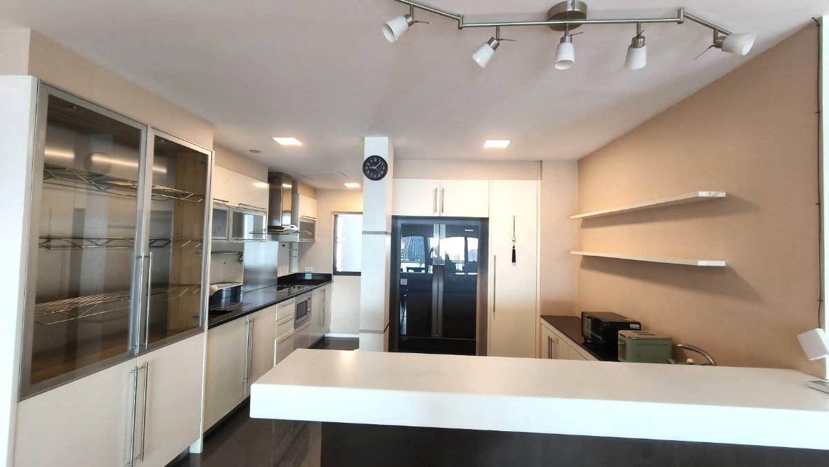 picture Sathorn Garden, 200sqm, 3 Bed 3 Bath, Near One Bangkok, BTS Saladaeng - 8/19