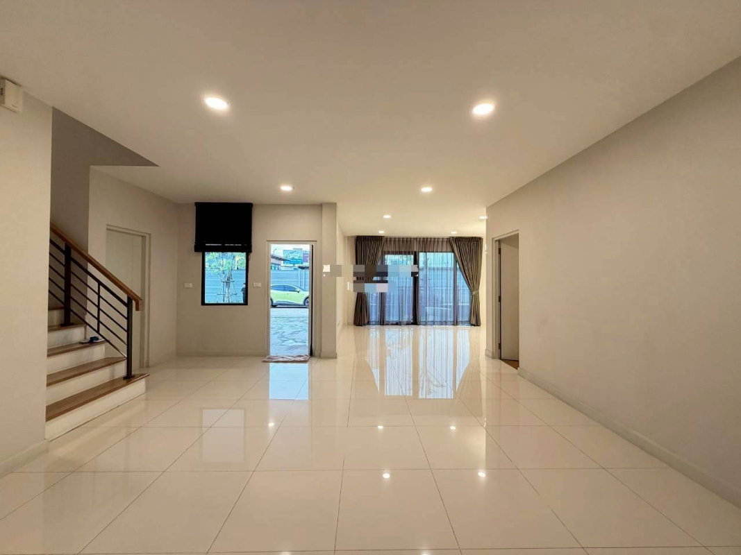 รูป ขายบ้านเดี่ยวหมู่บ้านเซนโทร  รามอินทรา จตุโชติ2  80.8 ตรว พื้นที่ใช้สอย 289 ตรม 4 ห้องนอน 5 ห้องน้ำ  บ้านสวยและราคาคุยกันได้ - รูปที่ 5/33