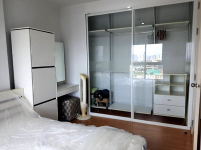 Condos for rent : The Parkland Phetkasem for Rent