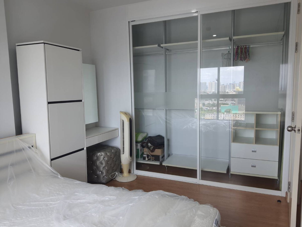picture The Parkland Phetkasem for Rent - 1/9