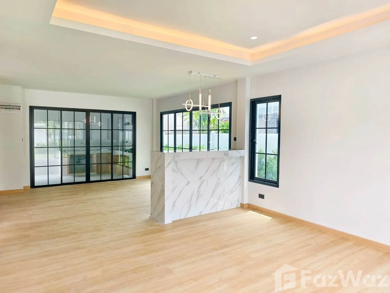 picture Beautifully Renovated 2-Storey Detached House 6597346 - 8/11