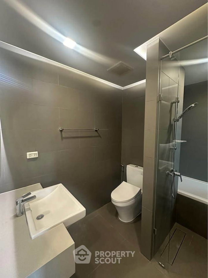 picture 1-BR Condo For Sale, Yuu Sriracha, High-Floor 26th, 41 Sqm (ID 3113921) - 9/15