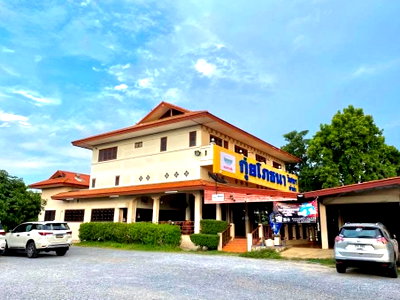 Land for sale Maha Rat Phra Nakhon Sri Ayutthaya : Land for Sale with Former Restaurant Building and Agricultural Garden