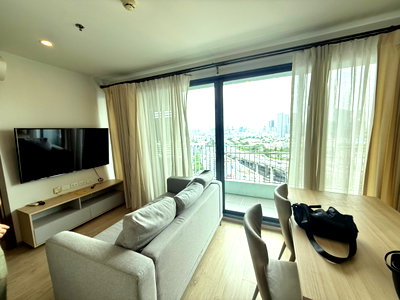 Condos for rent : For Rent!! 2-Bedroom Condo Near BTS Bang Na | Ideo O2 | High Floor, Fully Furnished, Ready to Move In, Convenient Location Near Bang Na Intersection
