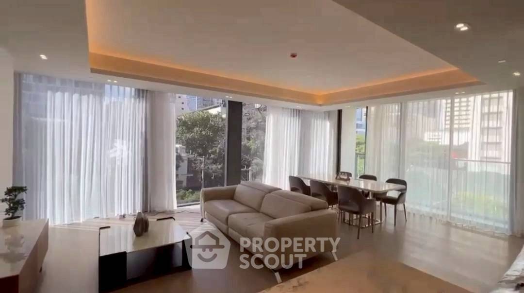picture Pet-Friendly 2-BR 110 Sqm Condo At Tonson One Residence, 300m to BTS Chit Lom (ID 2767352) - 1/6