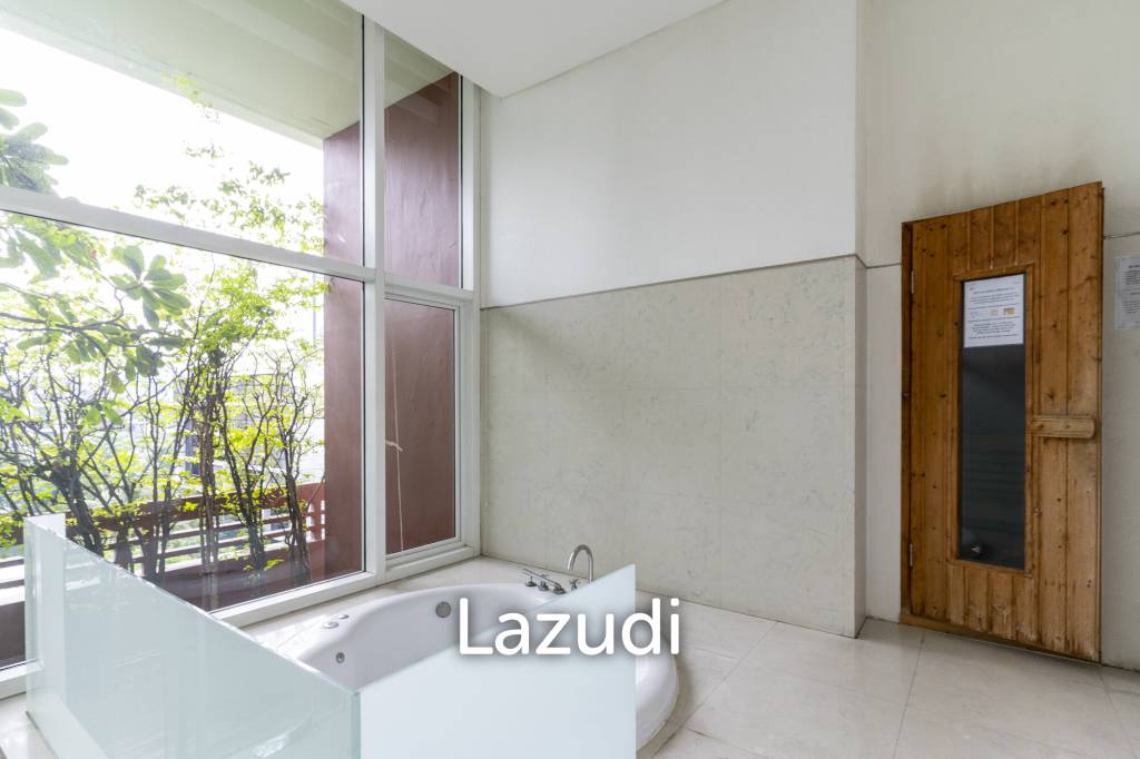 picture 95.98 sqm 2 Bed Condo at Fullerton Sukhumvit in Khlong Tan Nuea Bangkok - 45/47
