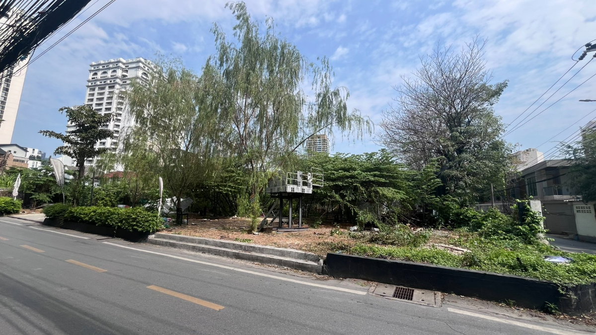 รูป ขายที่ดิน สุขุมวิท 39 ใกล้บีทีเอส พร้อมพงษ์ เนื้อที่ 1,084.25 ตร.ว. - รูปที่ 2/6