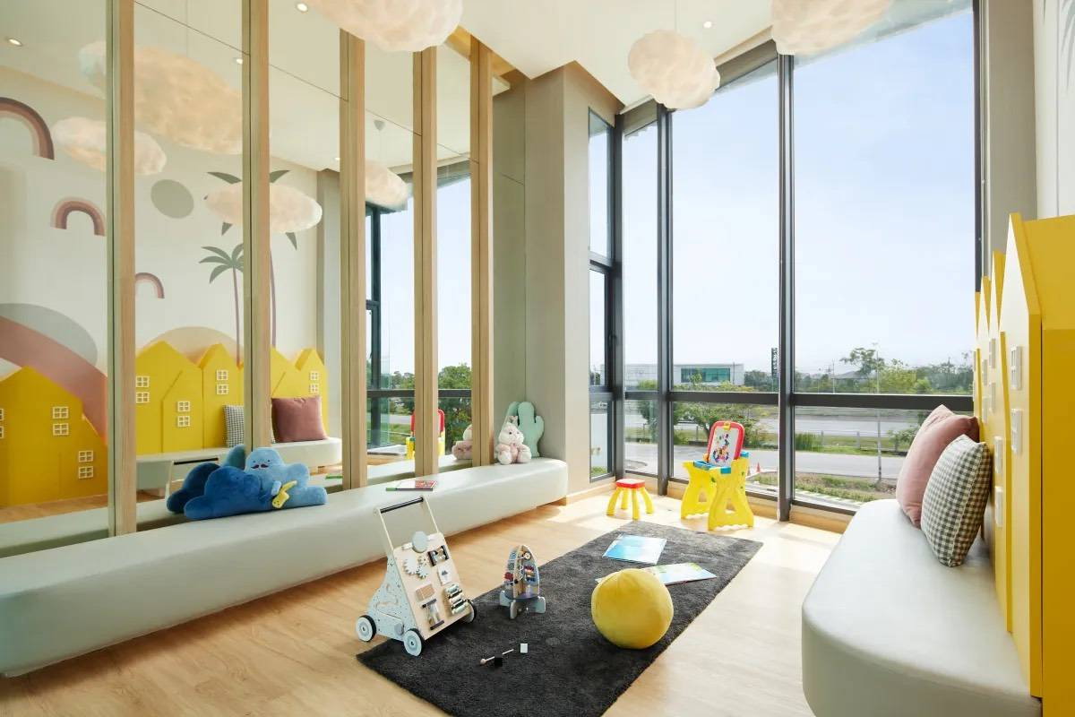 ขายบ้านเดี่ยวหมู่บ้านเซนโทร  รามอินทรา จตุโชติ2  80.8 ตรว พื้นที่ใช้สอย 289 ตรม 4 ห้องนอน 5 ห้องน้ำ  บ้านสวยและราคาคุยกันได้