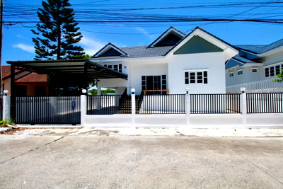 Houses for sale Rayong : Renovated Single-Storey Detached House for Sale, 83 Sq. Wah, Praew Dao 4 Village, Noen Phra Near Rayong Bus Terminal 2