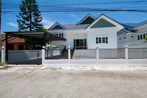 Renovated Single-Storey Detached House for Sale, 83 Sq. Wah, Praew Dao 4 Village, Noen Phra Near Rayong Bus Terminal 2