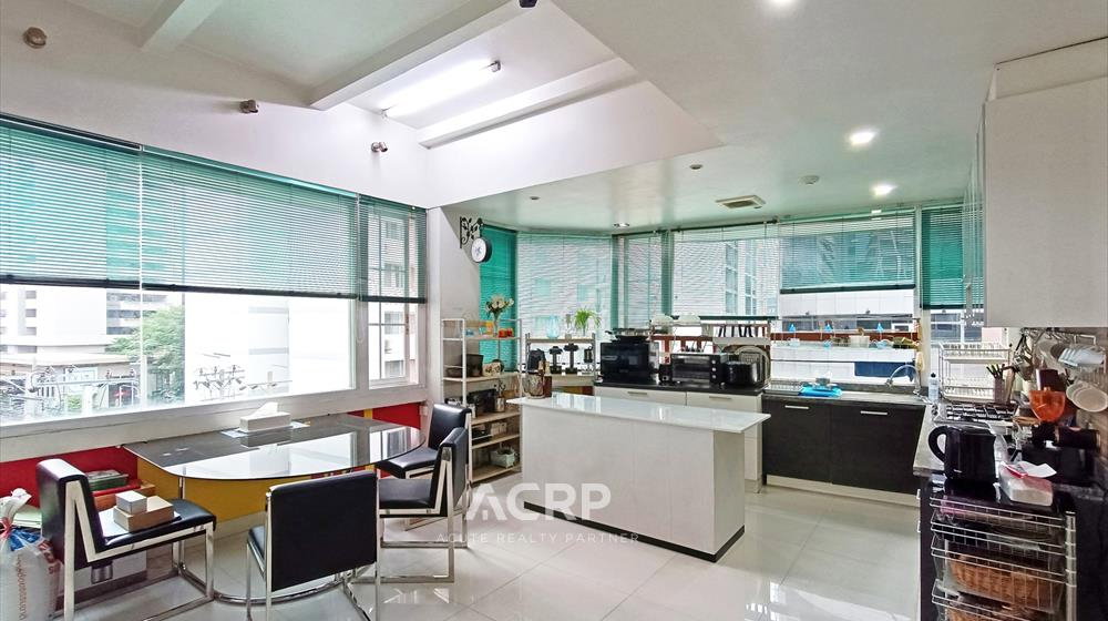 รูป Duplex Penthouse ส่วนตัวทั้งชั้น ในสุขุมวิท 24 ใกล้ BTS พร้อมพงษ์ 300 เมตร Rare Item (00158992) - รูปที่ 3/20