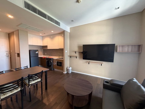 MRT Phahon Yothin 300 m. Condo The Saint Residences ( Rental ) Price 30,000 Baht
