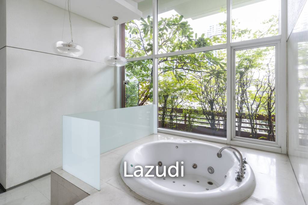 picture 95.98 sqm 2 Bed Condo at Fullerton Sukhumvit in Khlong Tan Nuea Bangkok - 46/47