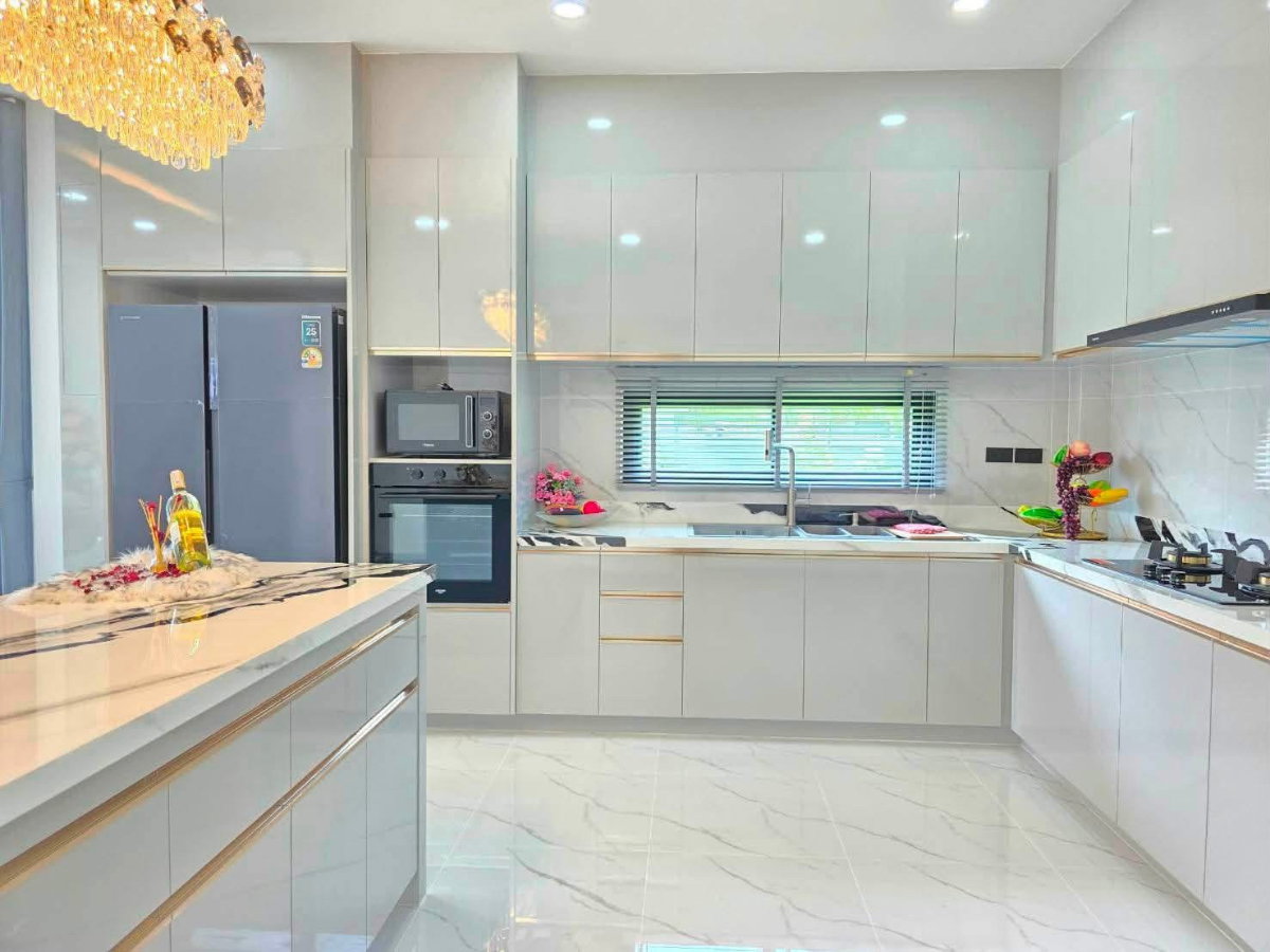 รูป ขายบ้านเดี่ยวพูลวิลล่าสร้างใหม่ 2 ชั้น BRAND NEW LUXURY POOL VILLA พัทยา-ห้วยใหญ่ พร้อมสระว่ายน้ำส่วนตัวและเฟอร์นิเจอร์บิวท์อิน - รูปที่ 8/12