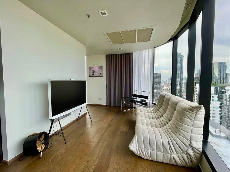 รูป ให้เช่า Ideo Q Sukhumvit 36 (ห้องมุม) ห้องมุมวิวเปิดโล่ง กระจกโค้ง Panoramic ผนังไม่ติดห้องอื่น พร้อมห้องทำงานส่วนตัว ใกล้ BTS ทองหล่อ - รูปที่ 5/23