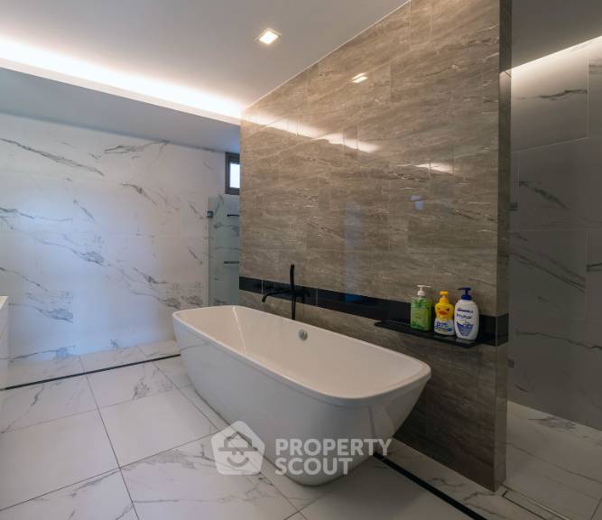 picture 1-BR 145 Sqm Low-Floor Condo At 333 Riverside, 100m To MRT Bang Pho (ID 3111925) - 2/5
