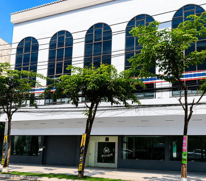 สำนักงาน และ อาคารพาณิชย์บนถนนพระราม 2 ตรงข้ามบางประกอก 9 interให้เช่า