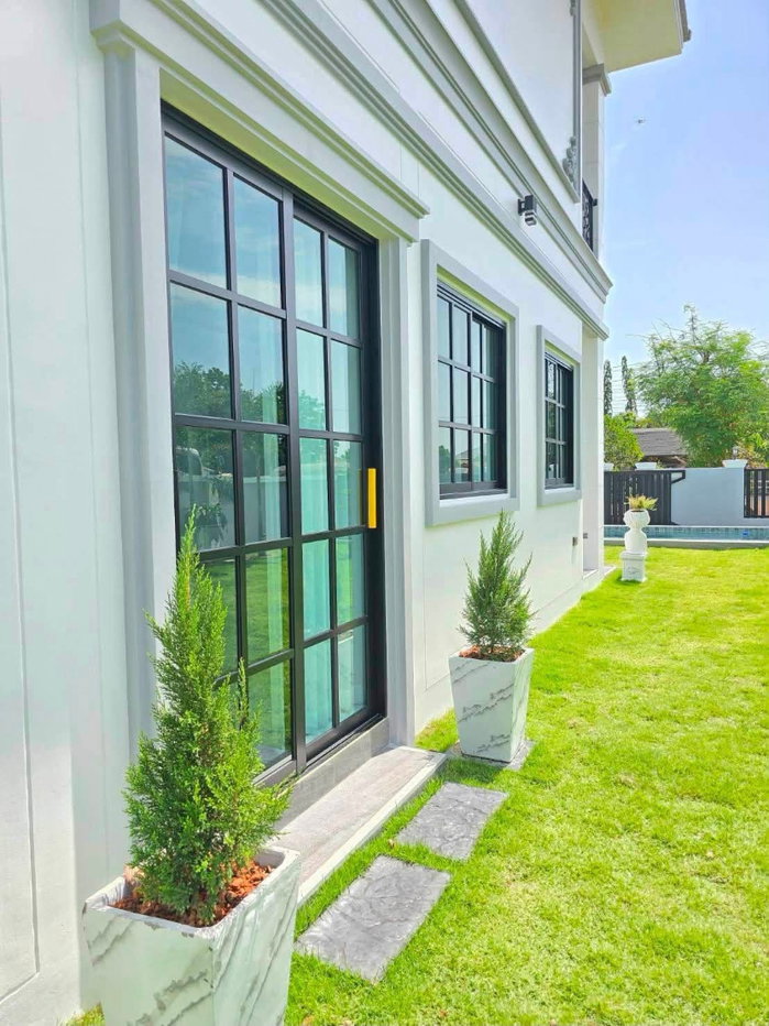 รูป ขายบ้านเดี่ยวพูลวิลล่าสร้างใหม่ 2 ชั้น BRAND NEW LUXURY POOL VILLA พัทยา-ห้วยใหญ่ พร้อมสระว่ายน้ำส่วนตัวและเฟอร์นิเจอร์บิวท์อิน - รูปที่ 11/12