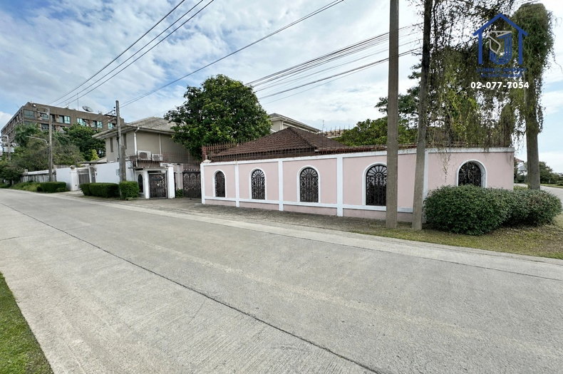 รูป ขายบ้านเดี่ยว 2 ชั้น  206 ตร.ว. ซอยรัชดาภิเษก 32 (ซอยเสือใหญ่) ใกล้ MRT ลาดพร้าว และ BTS รัชโยธิน - รูปที่ 1/18