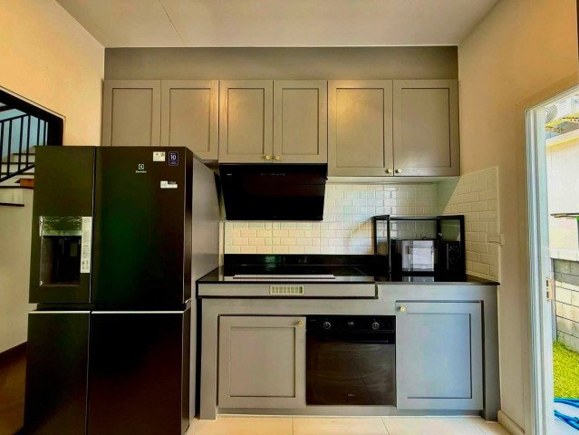 รูป นางนา-ศรีวารีให้เช่าบ้านเดี่ยว2ชั้น4นอน3น้ำใกล้ตลาดศรีวารี500ม.50ตร.วพื้นที่ใช้สอย190ตร.มเฟอร์ฯครบโต๊ะเตียงตู้เย็นเครื่องซักผ้าแอ4บริทาเนีย - รูปที่ 2/8