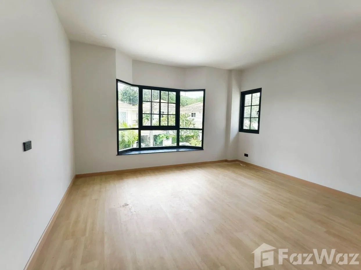 picture Beautifully Renovated 2-Storey Detached House 6597346 - 10/11