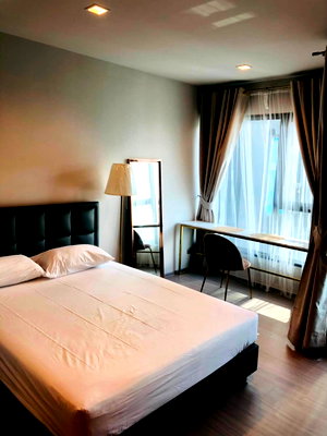 Condos for rent : MRT rama 9 300 m. Condo Life Asoke - Rama 9 ( Rental ) Price  15,000 Baht