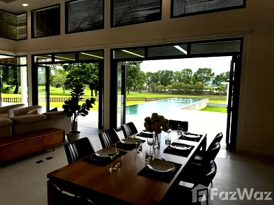 Houses for sale Vichitsongkram Road Phuket : Brand-New 4 BR Luxury Golf Course Villa in Kathu 6385070