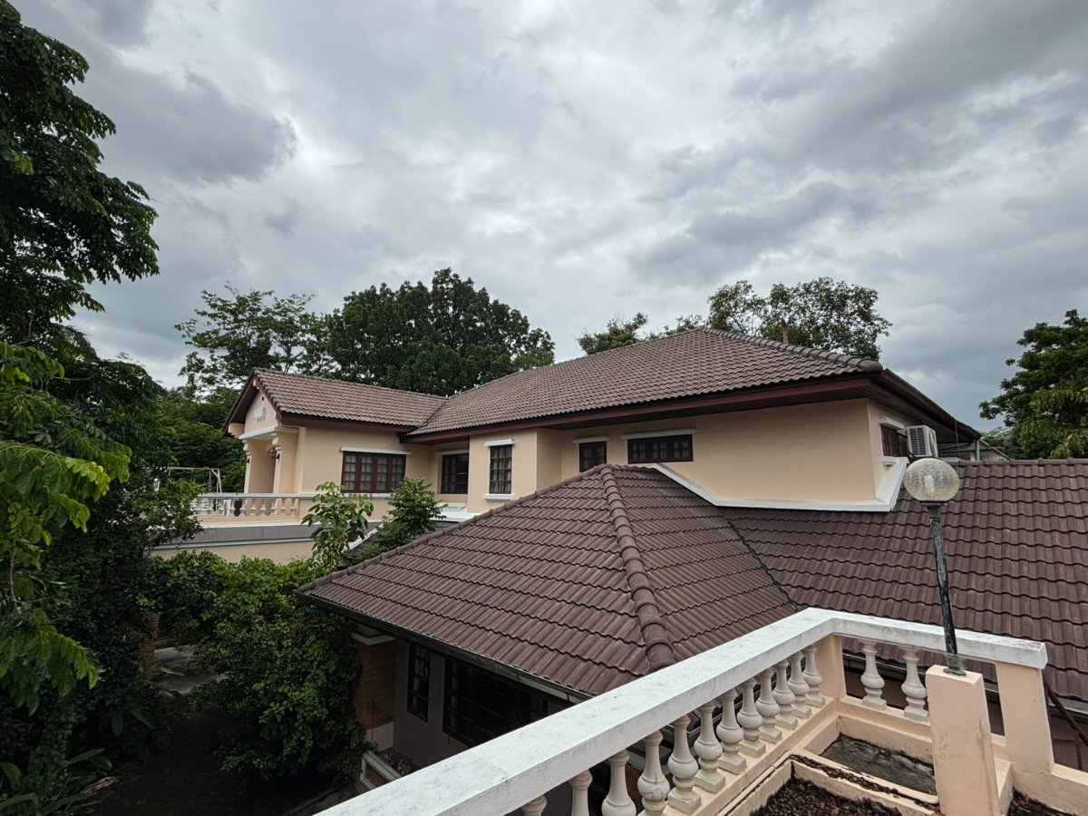รูป บ้านใหญ่ ใจกลางหมู่บ้านลดาวัลย์ ปิ่นเกล้า บนพื้นที่ 1 ไร่ครึ่ง - รูปที่ 2/9
