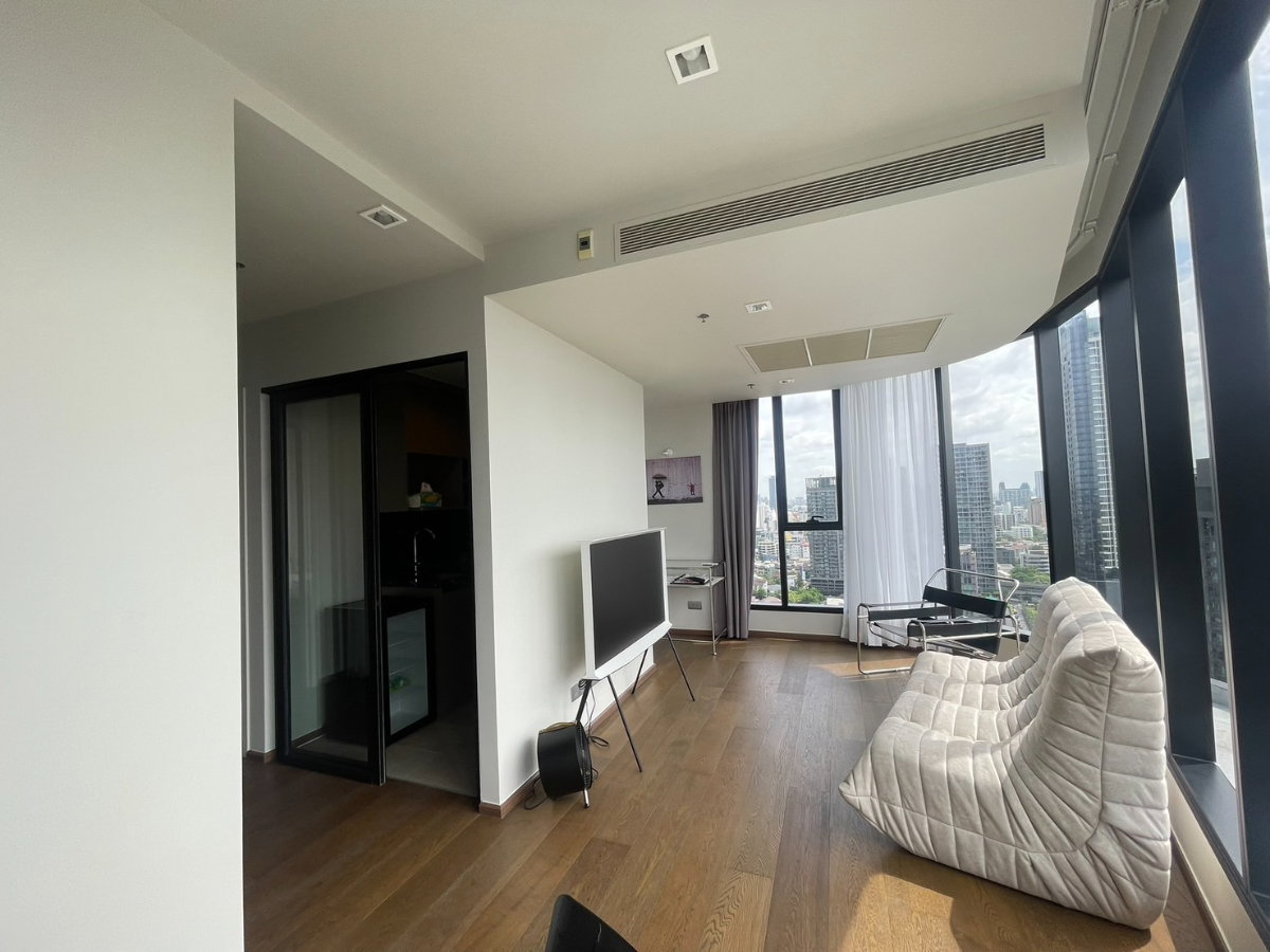 รูป IDEO Q Sukhumvit 36 ปล่อยเช่า ห้องมุม กระจกโค้งมองเห็นวิวได้ 180 องศา เฟอร์นิเจอร์ครบ พร้อมเข้าอยู่!! - รูปที่ 2/31