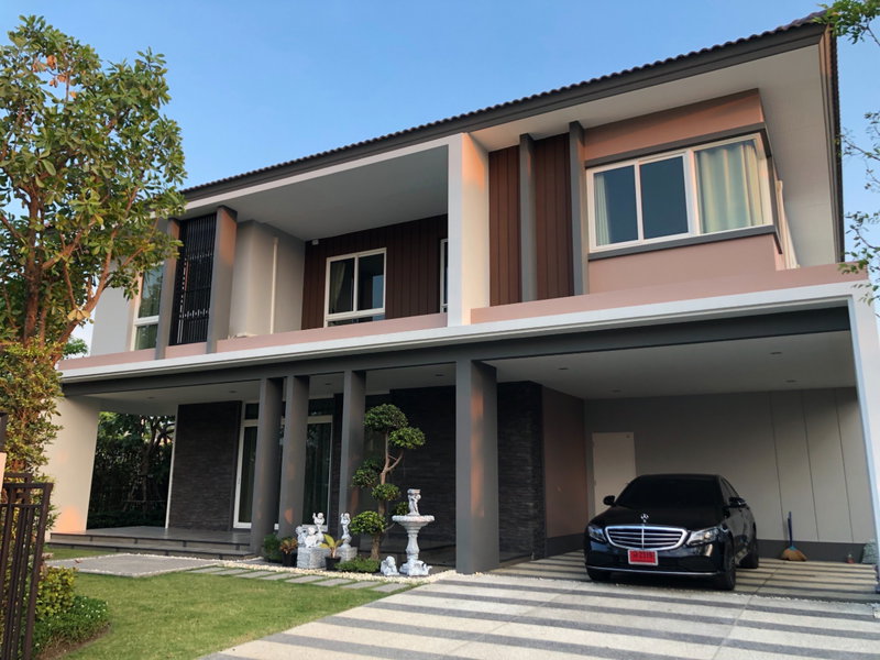 ขายบ้านเดี่ยว : ขายด่วน บ้านเดี่ยวหรู 2 ชั้น ในโครงการ The Grand Pinklao De Pine ราคา 14,000,000