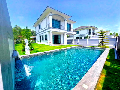 บ้านเดี่ยว ชลบุรี : ขายบ้านเดี่ยวพูลวิลล่าสร้างใหม่ 2 ชั้น BRAND NEW LUXURY POOL VILLA พัทยา-ห้วยใหญ่ พร้อมสระว่ายน้ำส่วนตัวและเฟอร์นิเจอร์บิวท์อิน