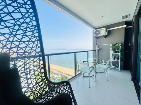 !!! Reduced 1,050,000 THB !!! Aeras Jomtien Condominium 2 Bedrooms only 4.45 MB.