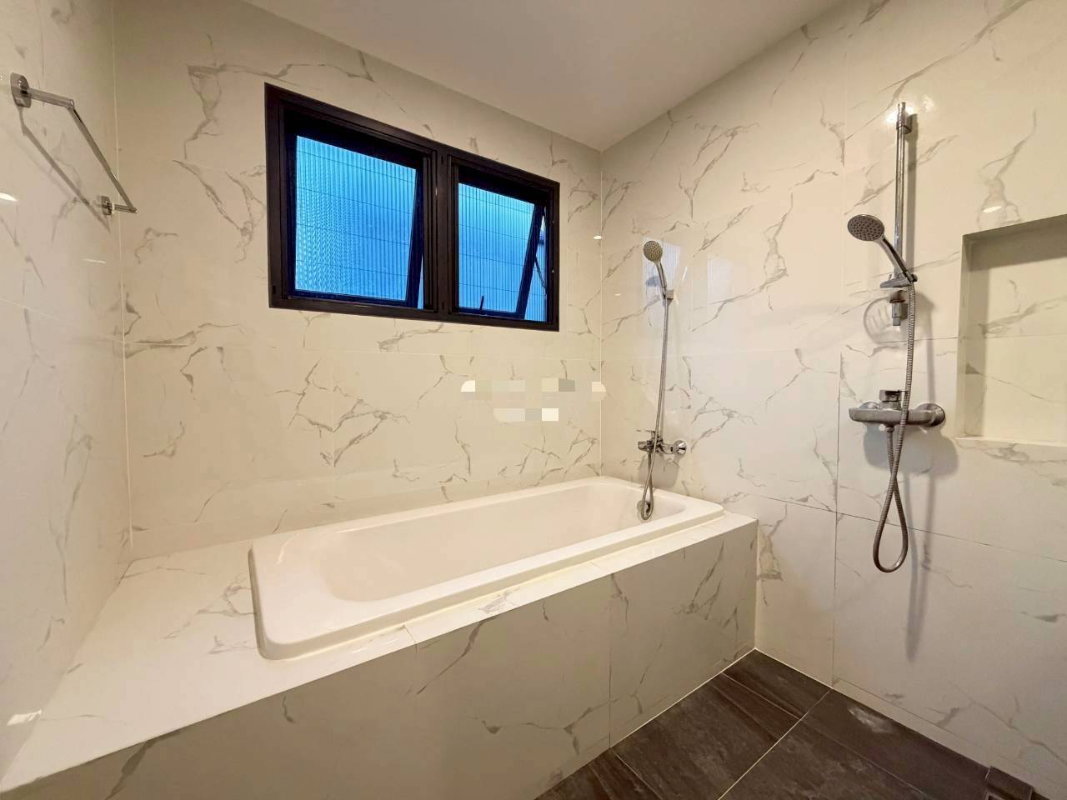 รูป ขายบ้านเดี่ยวหมู่บ้านเซนโทร  รามอินทรา จตุโชติ2  80.8 ตรว พื้นที่ใช้สอย 289 ตรม 4 ห้องนอน 5 ห้องน้ำ  บ้านสวยและราคาคุยกันได้ - รูปที่ 12/33