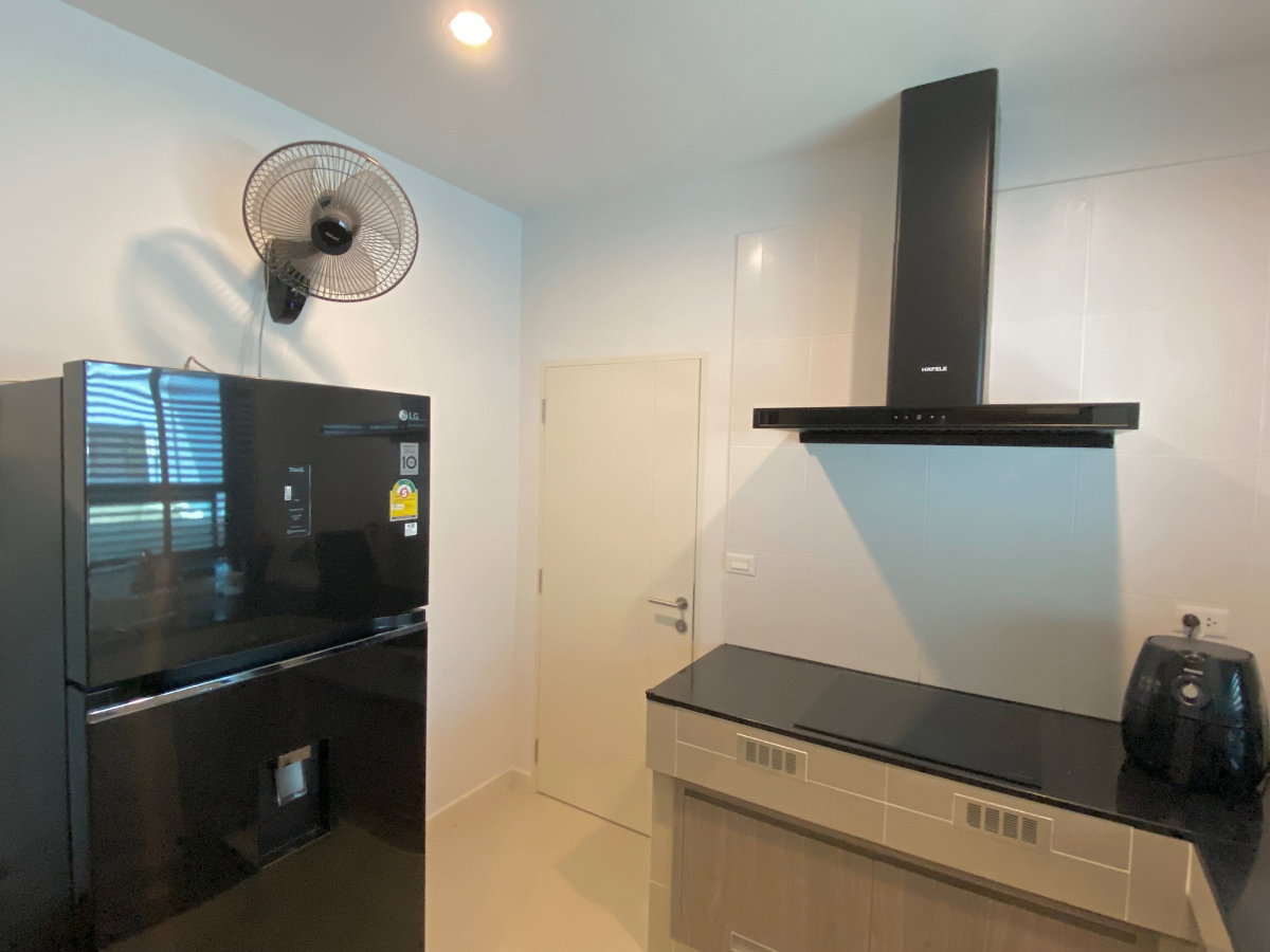 picture House for rent near expressway and red-line sky trains, ready to move in - 7/17